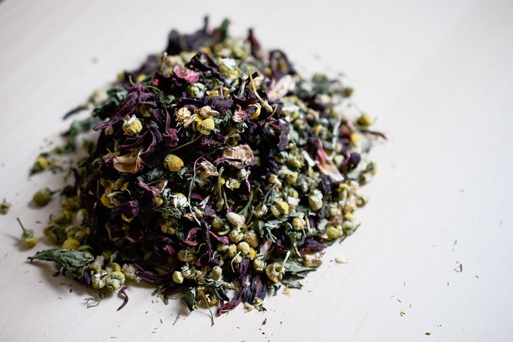 Close-up of the herbal blend&